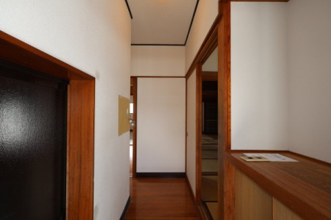 学校町2丁目　田中貸家の設備|明るい室内です