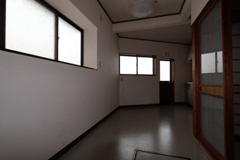 学校町2丁目　田中貸家の居間・リビング|居間です