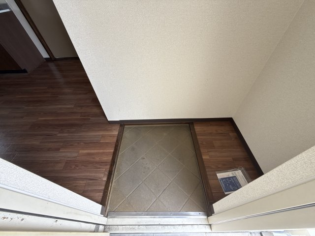 ムーンハウスⅡB棟の玄関