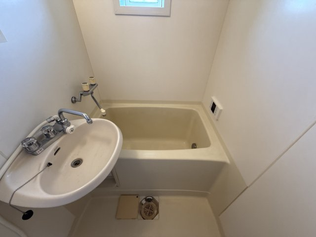 ムーンハウスⅡB棟の浴室