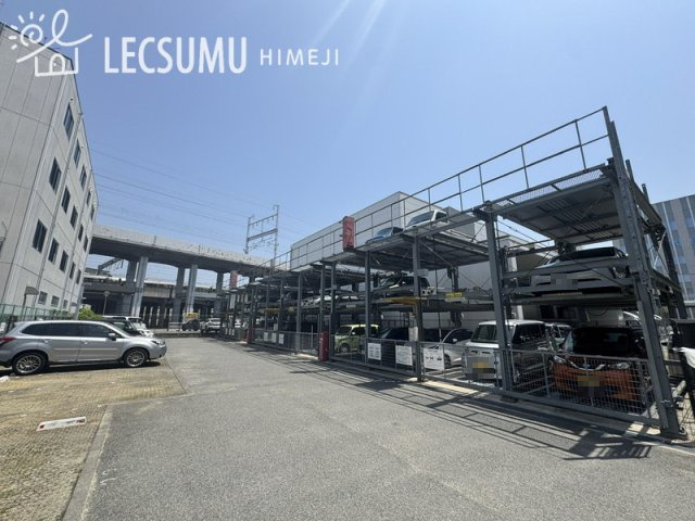 エイジングコート姫路の駐車場