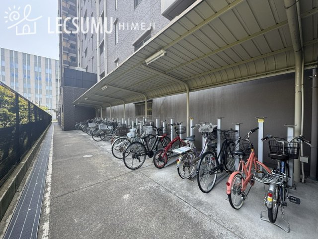 エイジングコート姫路の駐輪場