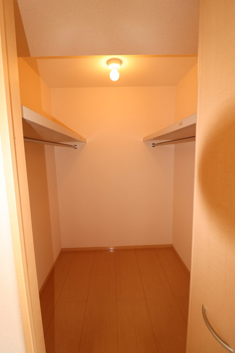 エコットティエドール　Cの駐車場