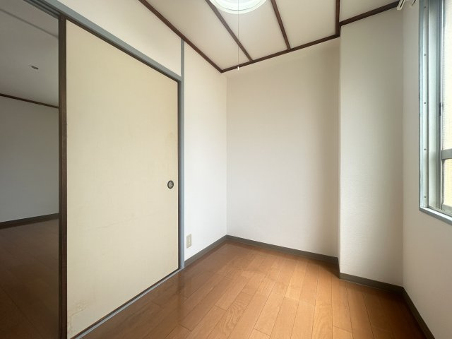【洋室】 | 新世界ニューハイツ東館