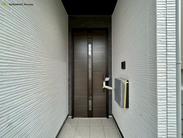 見沼区東大宮52期　新築戸建　リガーレ01の玄関