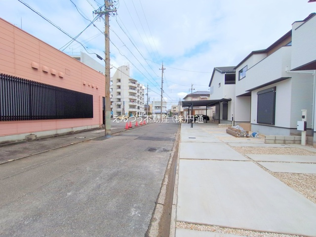 丸米町1期の前面道路含む現地写真