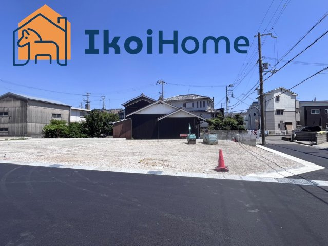 明石市二見町福里　土地の前面道路含む現地写真|●年中無休：当日予約可●前面道路の幅員は南西側5ｍ、北西側6ｍとなっております。開放的な角地です！