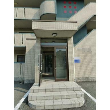 スカイマンションキャッスルのエントランス