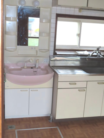 【洗面所】 | 北見市美山町南２丁目８番地３８　平屋建中古売家 | 洗髪洗面化粧台