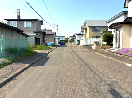 【前面道路含む現地写真】 | 北見市美山町南２丁目８番地３８　平屋建中古売家