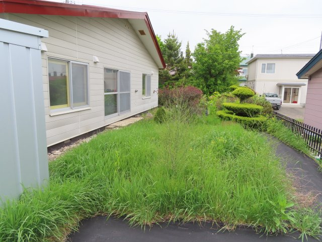 【庭】 | 北見市美山町南２丁目８番地３８　平屋建中古売家