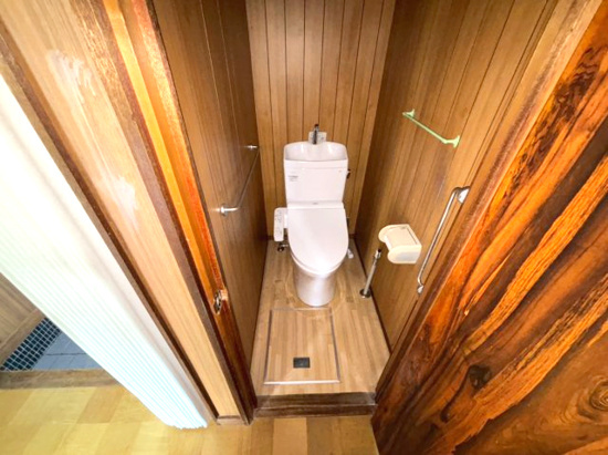 【トイレ】 | 北見市美山町南２丁目８番地３８　平屋建中古売家 | 温水洗浄便座