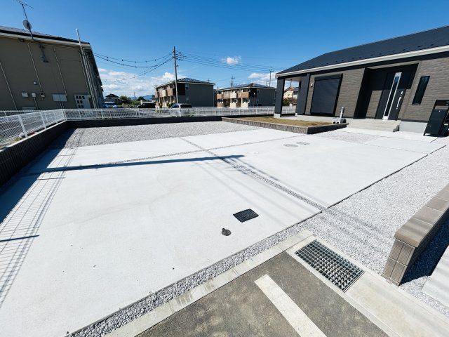 新築　前橋市茂木町第3　Livele Garden.S　5号棟の駐車場|現地写真　駐車スペースは2台分可能です！
