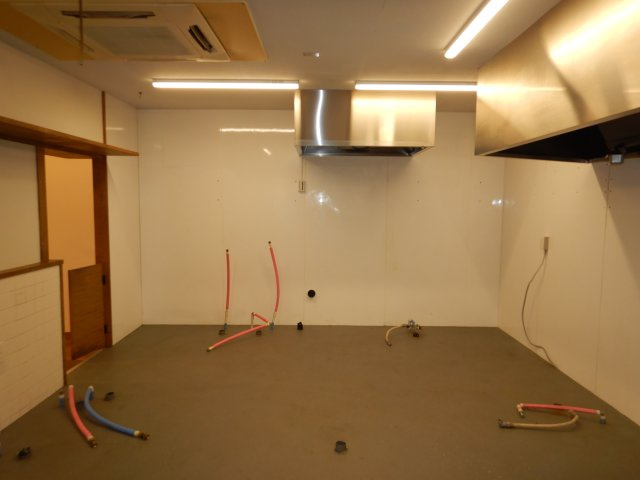 森の8カテンの内装|厨房