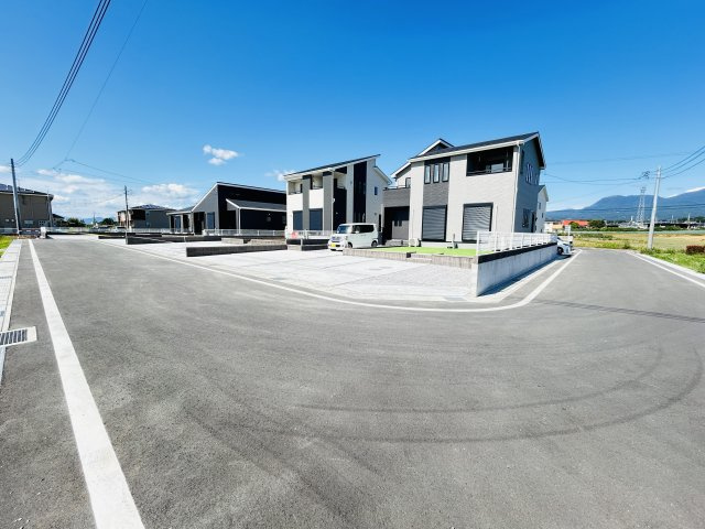 新築　前橋市茂木町第3　Livele Garden.S　6号棟の前面道路含む現地写真|現地写真　南側接道幅員約6ｍ　