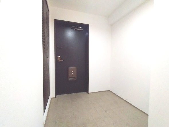 ユニーブル漆山の玄関|広いスペースを確保した玄関は、ベビーカーやアウトドア用品などもゆとりをもって置くことができます。