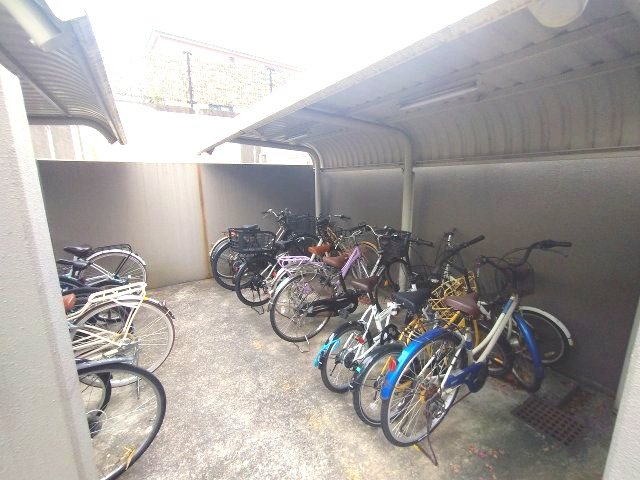 ユニーブル漆山の駐輪場|駐輪場　ご都合のよろしい日時に現地をご案内させて頂きます！是非、お問い合わせお待ちしております!!