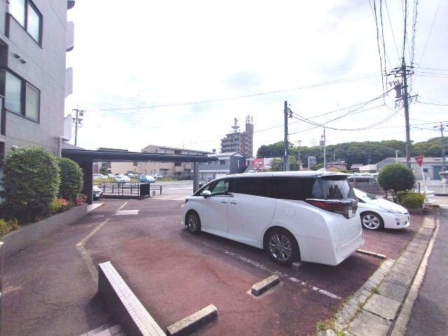 ユニーブル漆山の展望|駐車場　ご都合のよろしい日時に現地をご案内させて頂きます！是非、お問い合わせお待ちしております!!