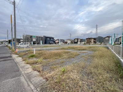 【前面道路含む現地写真】