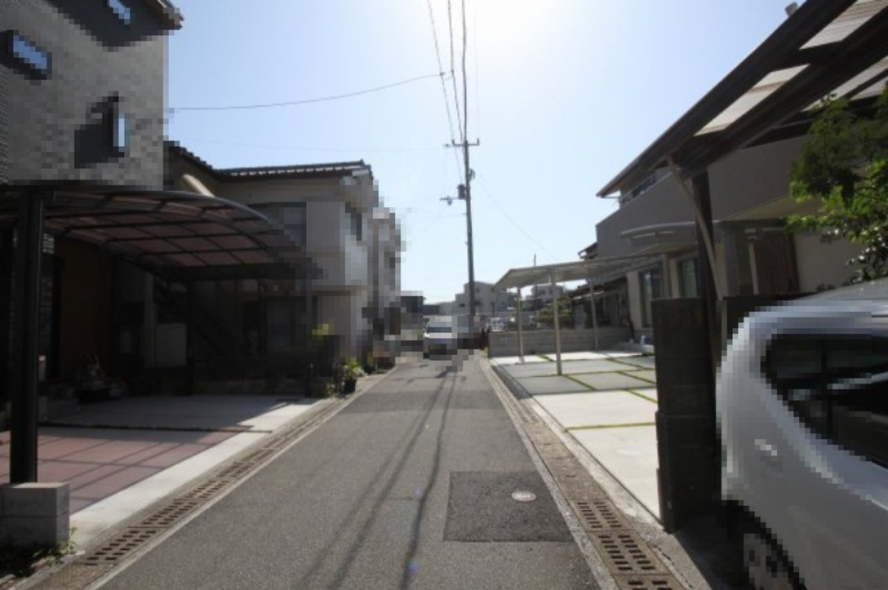 福井町　中古戸建の前面道路含む現地写真
