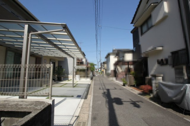福井町　中古戸建の前面道路含む現地写真