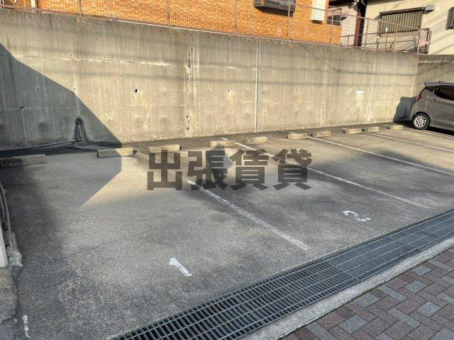 仲介手数料0円！！ヒルズ森の駐車場