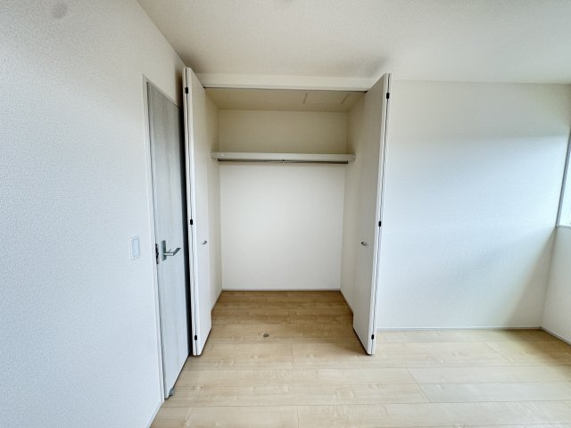 リーブルガーデンS  前橋茂木町第３　１号棟の収納|２階洋室2収納です