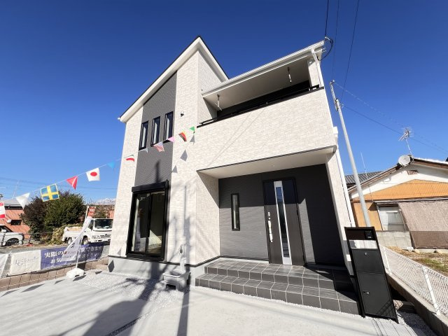 新築　富岡市七日市第12　Livele Garden.S　１号棟の外観|現地写真　完成しました！物件のご内覧等、お気軽にお問合せください♪　							
