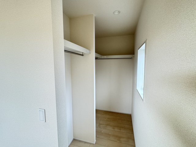 リーブルガーデンS  前橋茂木町第３　２号棟の収納|２階洋室1収納です
ウォークインクローゼット1です