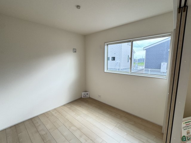 リーブルガーデンS  前橋茂木町第３　２号棟の洋室|１階洋室4.5帖です。