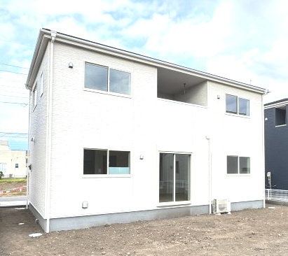 リーブルガーデンS  前橋茂木町第３　２号棟の外観|前橋市茂木町に全８棟の新築住宅が完成しました♪
白を基調としたシンプルで飽きのこないデザインでおススメです☆