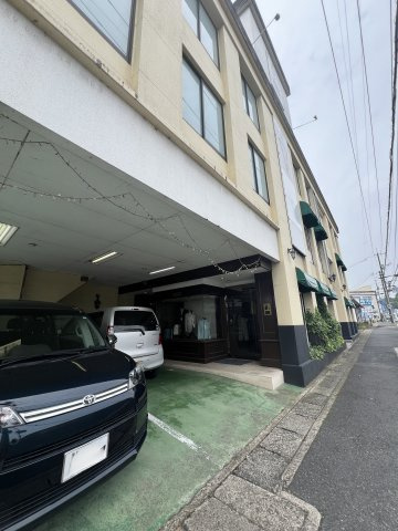 田町店舗1.2階の駐車場