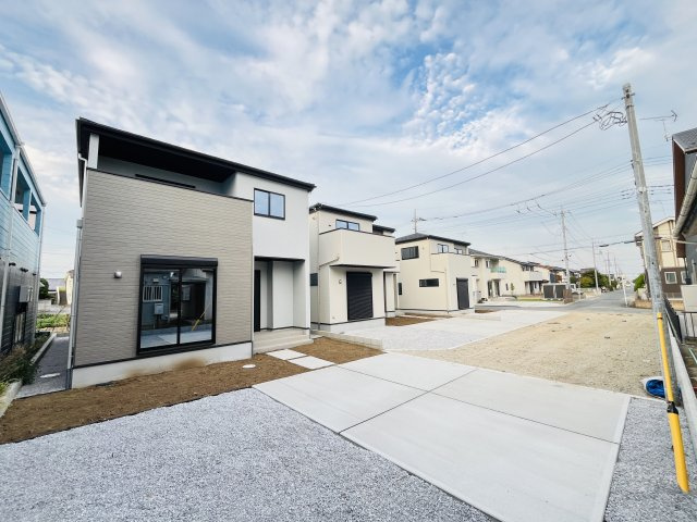 【前面道路含む現地写真】 | 本庄市見福17期　ZutPLUS+　新築戸建　全3棟　1号棟