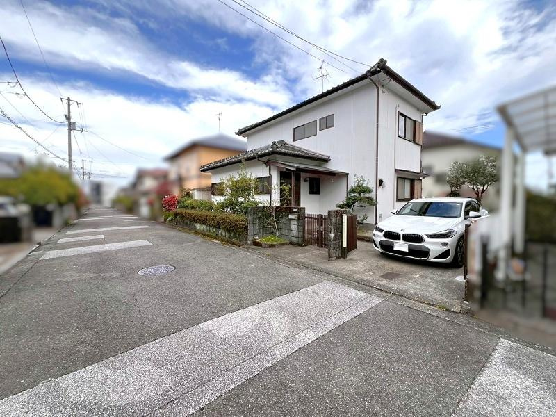 横浜新町3丁目　中古戸建の前面道路含む現地写真