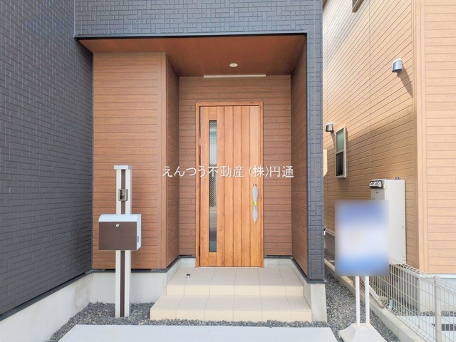 ファーストタウン第4港区明正の玄関