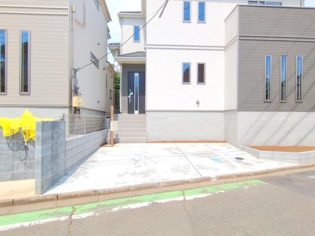 富士見市関沢２丁目の新築一戸建の駐車場