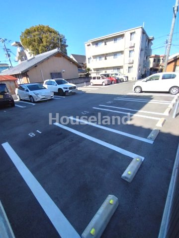 D-room日前宮前の駐車場