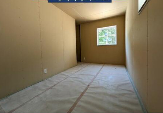 栗東市御園の店舗事務所の内装