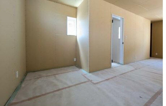 栗東市御園の店舗事務所の内装