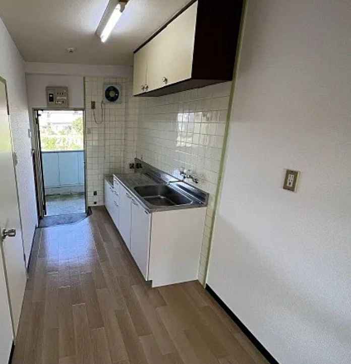津市高茶屋5丁目　一棟マンションのキッチン