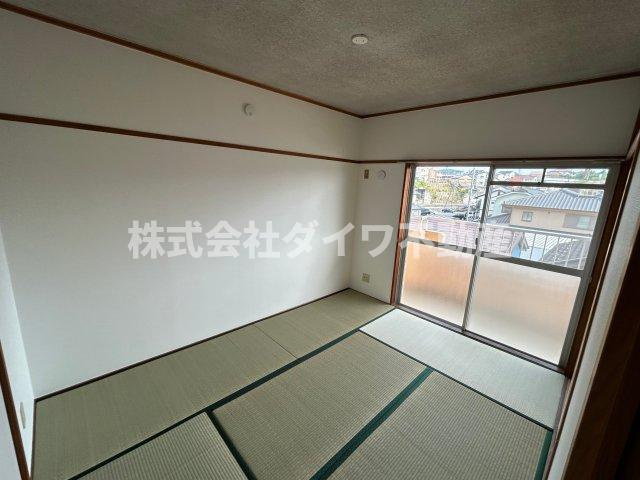 リバーサイド八番館の和室