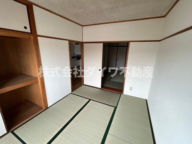 リバーサイド八番館の和室