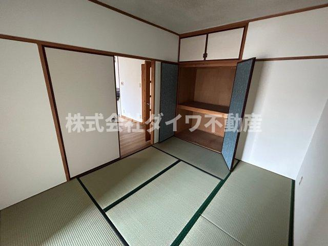 リバーサイド八番館の和室