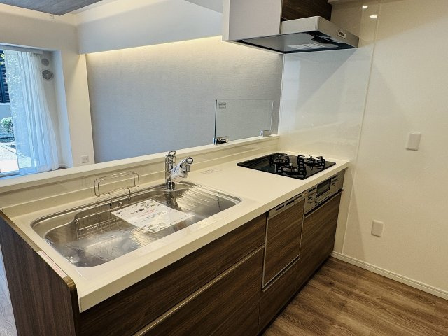 ヴィルヌーヴ西八王子のキッチン|～新規交換済のシステムキッチン～