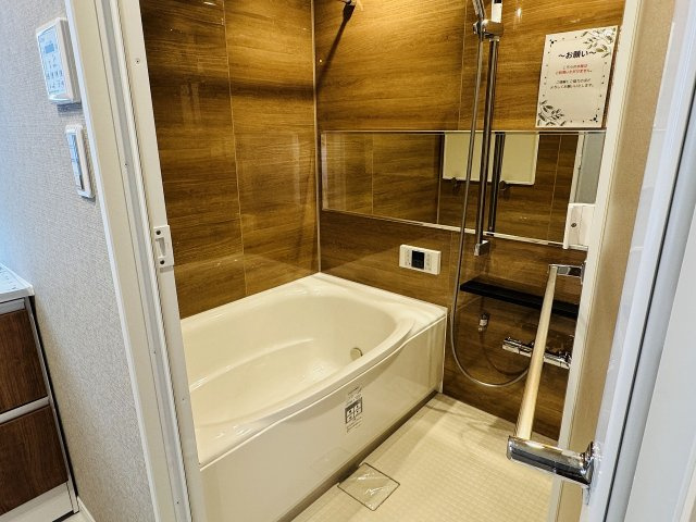 ヴィルヌーヴ西八王子の浴室|～新規交換したキレイなバスルーム　気持ち良く湯船に浸かる事が出来ます～