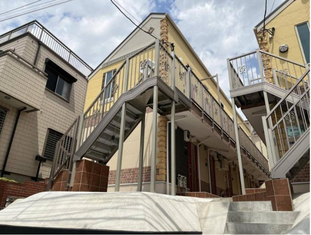 横浜市神奈川区神大寺４丁目の一棟アパートの外観