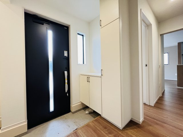 【玄関】 | 本庄市見福17期　ZutPLUS+　新築戸建　全3棟　3号棟