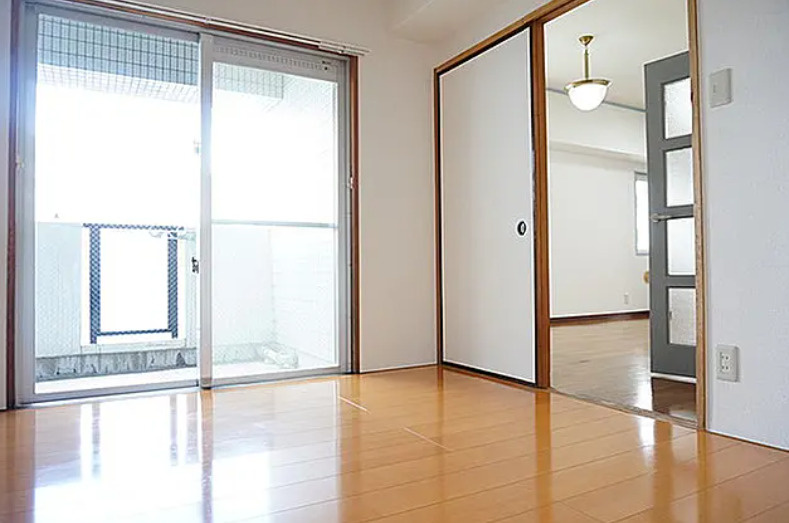 横浜市南区高砂町2丁目　一棟ビル　満室稼働中の洋室