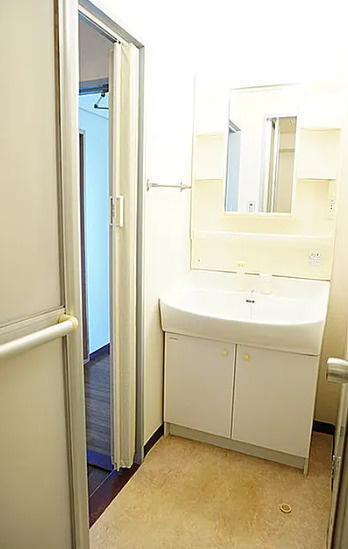 横浜市南区高砂町2丁目　一棟ビル　満室稼働中の独立洗面台