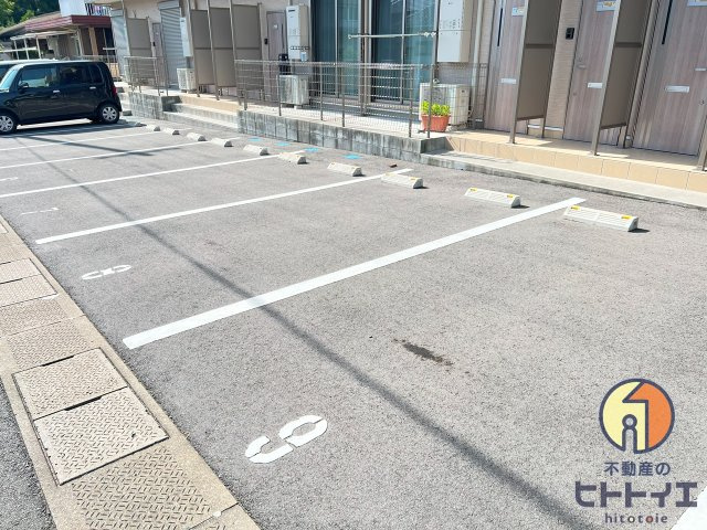 エスカレント広川の駐車場|駐車スペースもあります